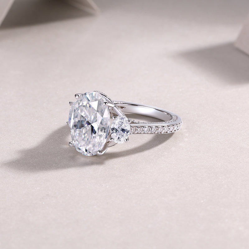 1Crown Of Radiance Moissanite S925 Sterling Silver Oval Cut Ring - 4