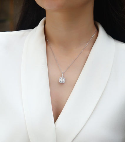 1Innocence 2-Carat Moissanite Pendant Necklace in S925 Sterling Silver