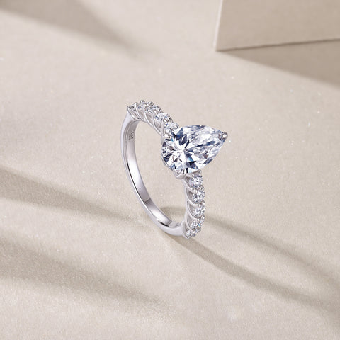 Moonlight Water Drop Moissanite Ring in S925 Sterling Silver Pear-Shaped Fashion Jewelry