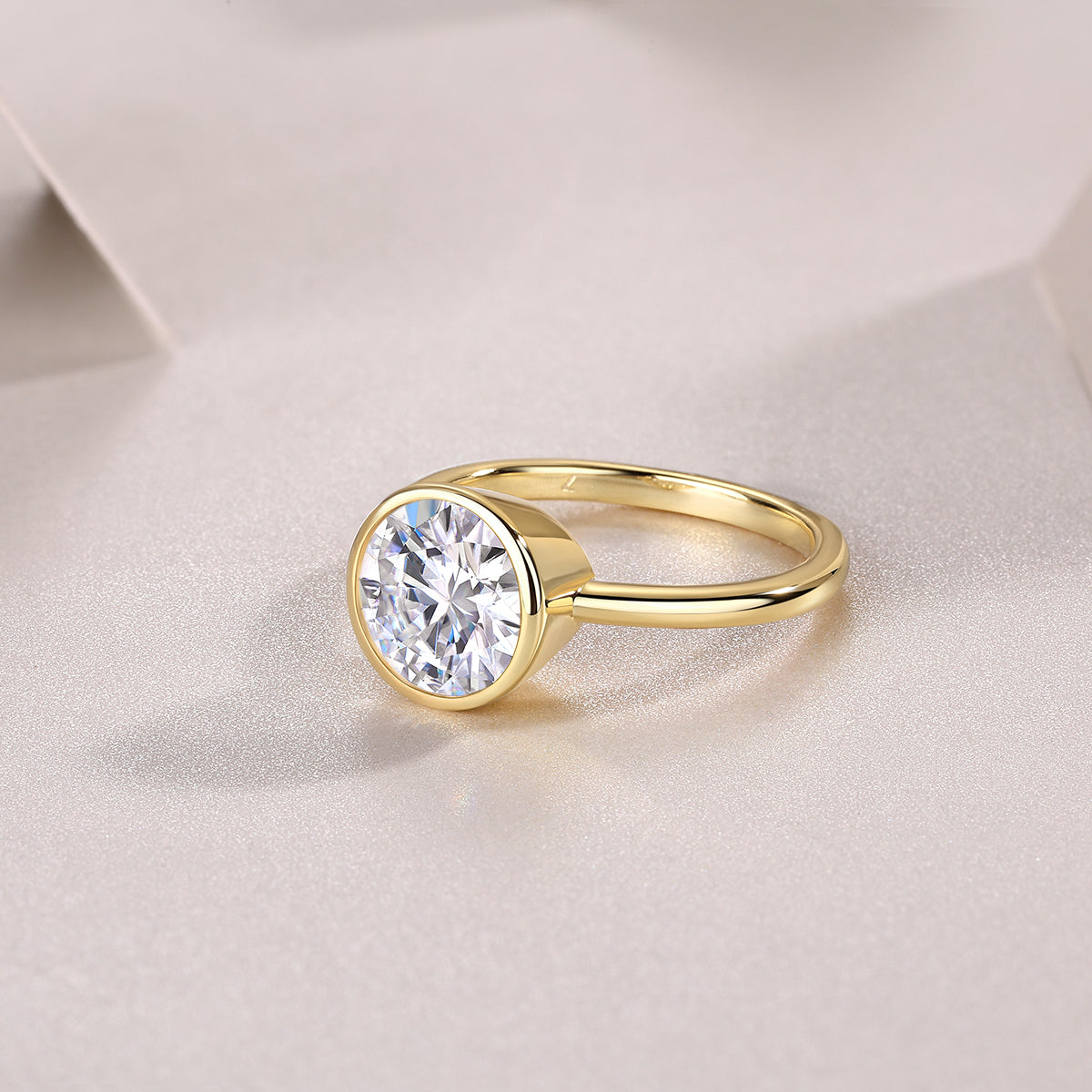 Large Round Moissanite Ring in S925 Silver for Luxury Fashion