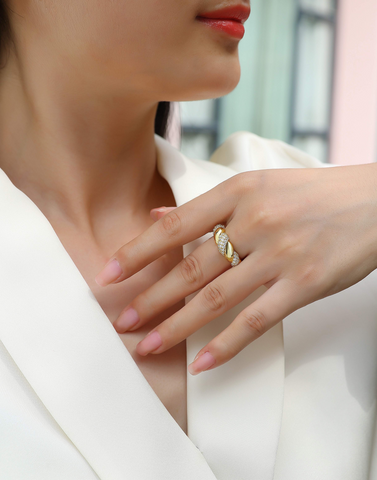 S925 Sterling Silver Gold-Plated Moissanite Ring Fashion Jewelry Accessory