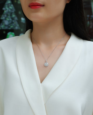 S925 Sterling Silver Moissanite Pendant Necklace 2-Carat Sparkling Halo Design