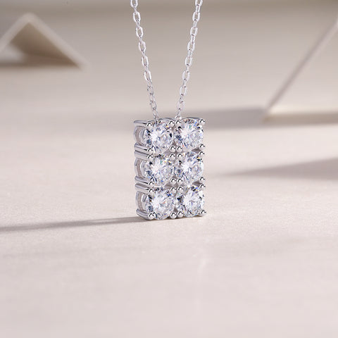 1Grand Round Moissanite Pendant Necklace in S925 Sterling Silver