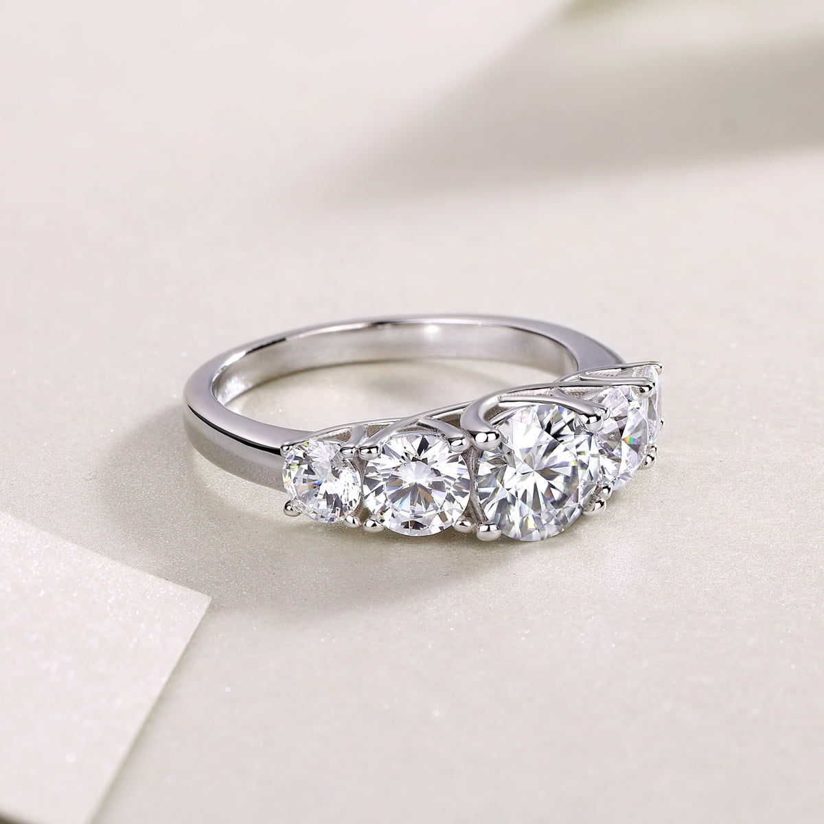 S925 Silver Moissanite Ring 1 Carat Elegant Multi-Stone Design