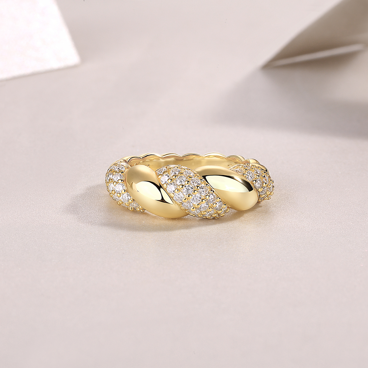 S925 Sterling Silver Gold-Plated Moissanite Ring Fashion Jewelry Accessory