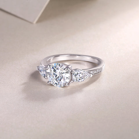 2 Carat Moissanite Silver Ring Modern Elegant Fine Jewelry