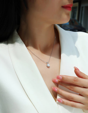 2-Carat Moissanite V-Shaped Pendant Necklace in S925 Sterling Silver