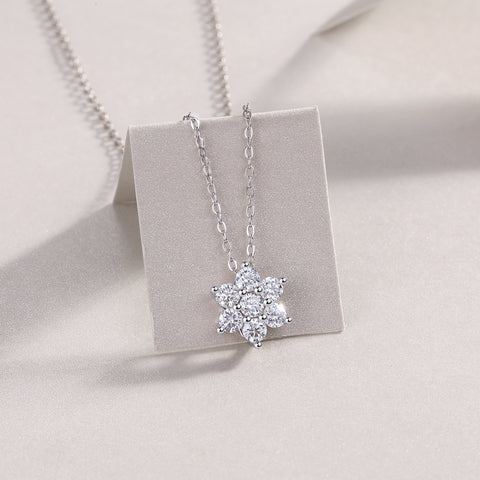 Snowflakes Fluttering Moissanite Pendant Necklace in S925 Sterling Silver