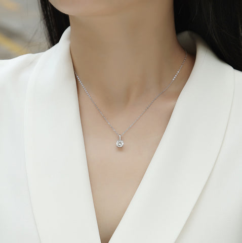 Elegant 1-Carat Moissanite Pendant Necklace in S925 Silver