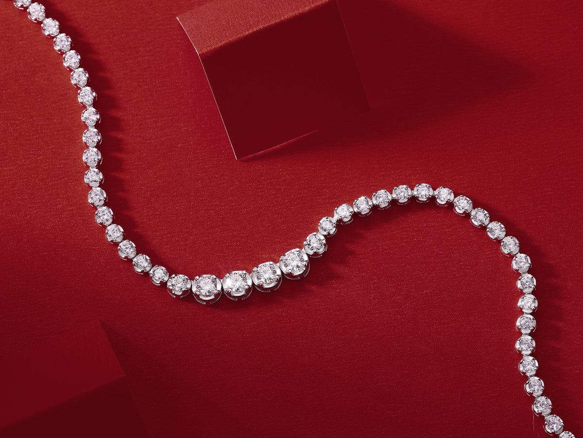 Luxurious Moissanite Pendant Necklace Set in S925 Silver