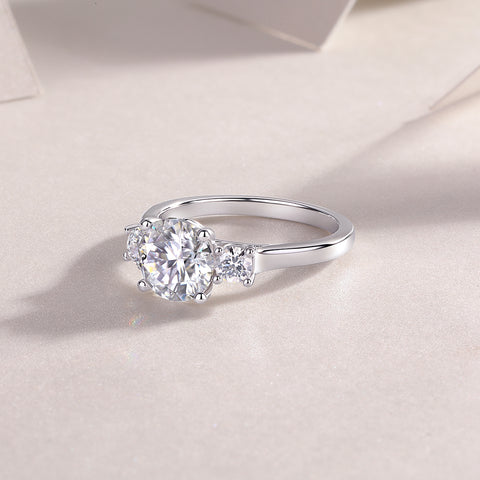 1 Carat Moissanite Silver Ring Luxury Fashion Statement