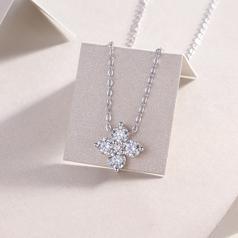 S925 Sterling Silver Four-Leaf Clover Pendant Necklace with Moissanite