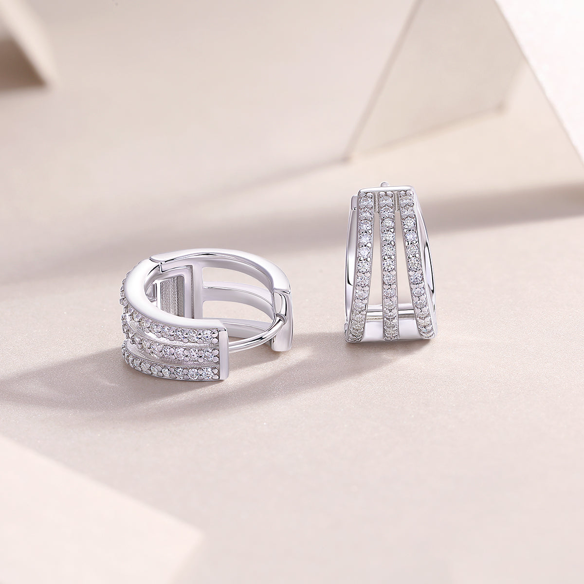 Luxury S925 Silver Moissanite Stud Earrings Modern Design