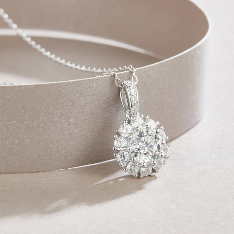 1Blossom 1-Carat Moissanite Pendant Necklace in S925 Silver with Platinum Plating