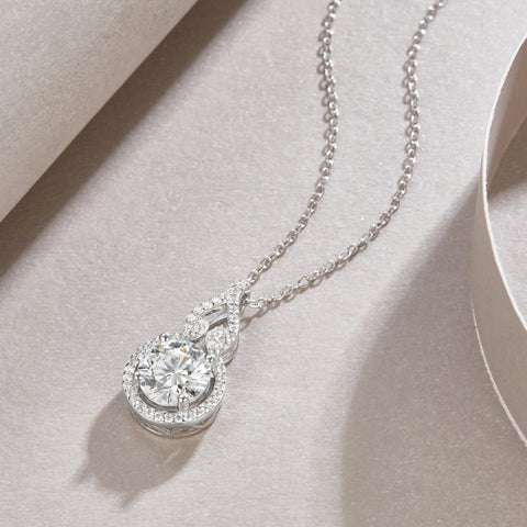 1Curve 2-Carat Moissanite Pendant Necklace in S925 Sterling Silver with Platinum Plating