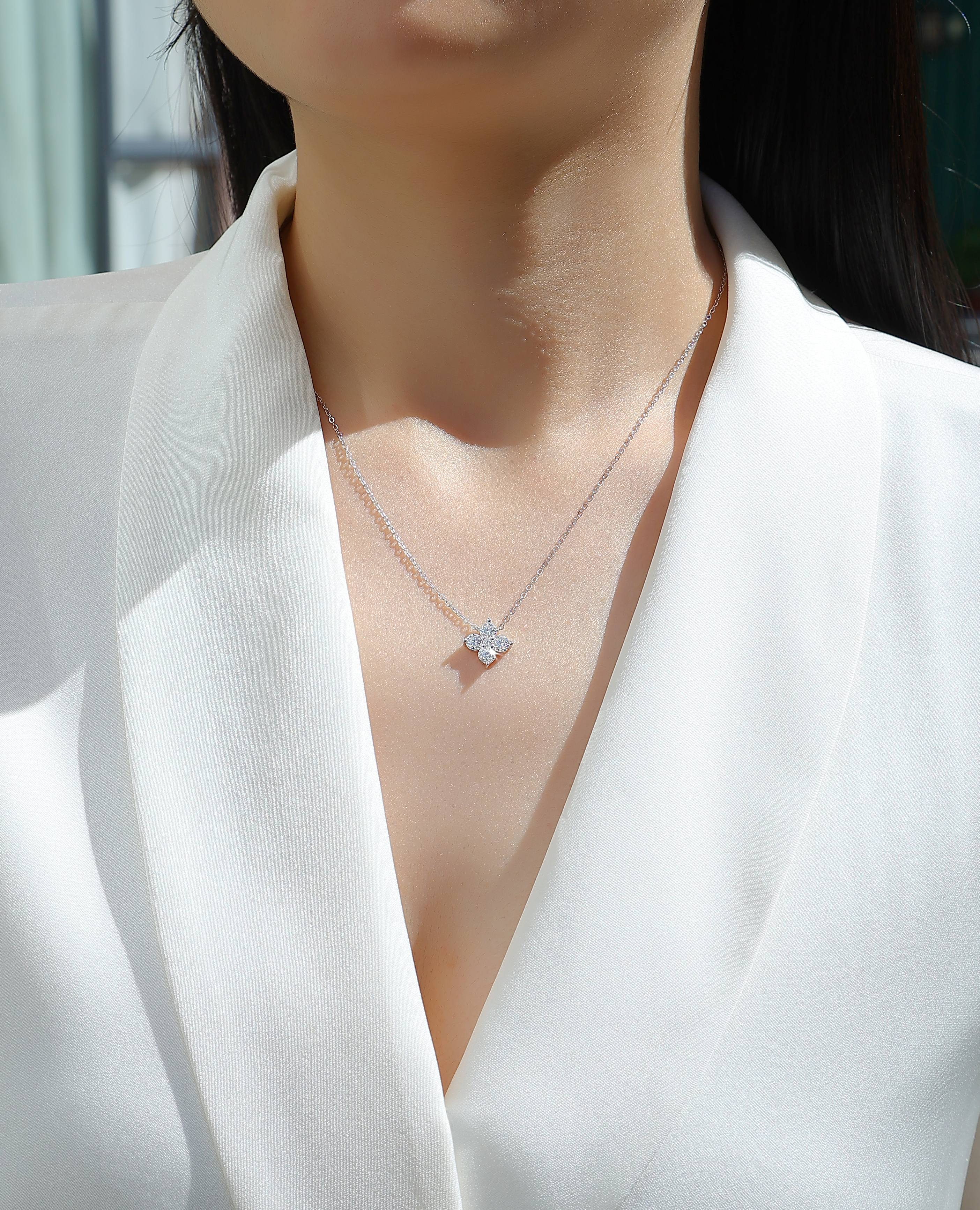 S925 Sterling Silver Four-Leaf Clover Pendant Necklace with Moissanite