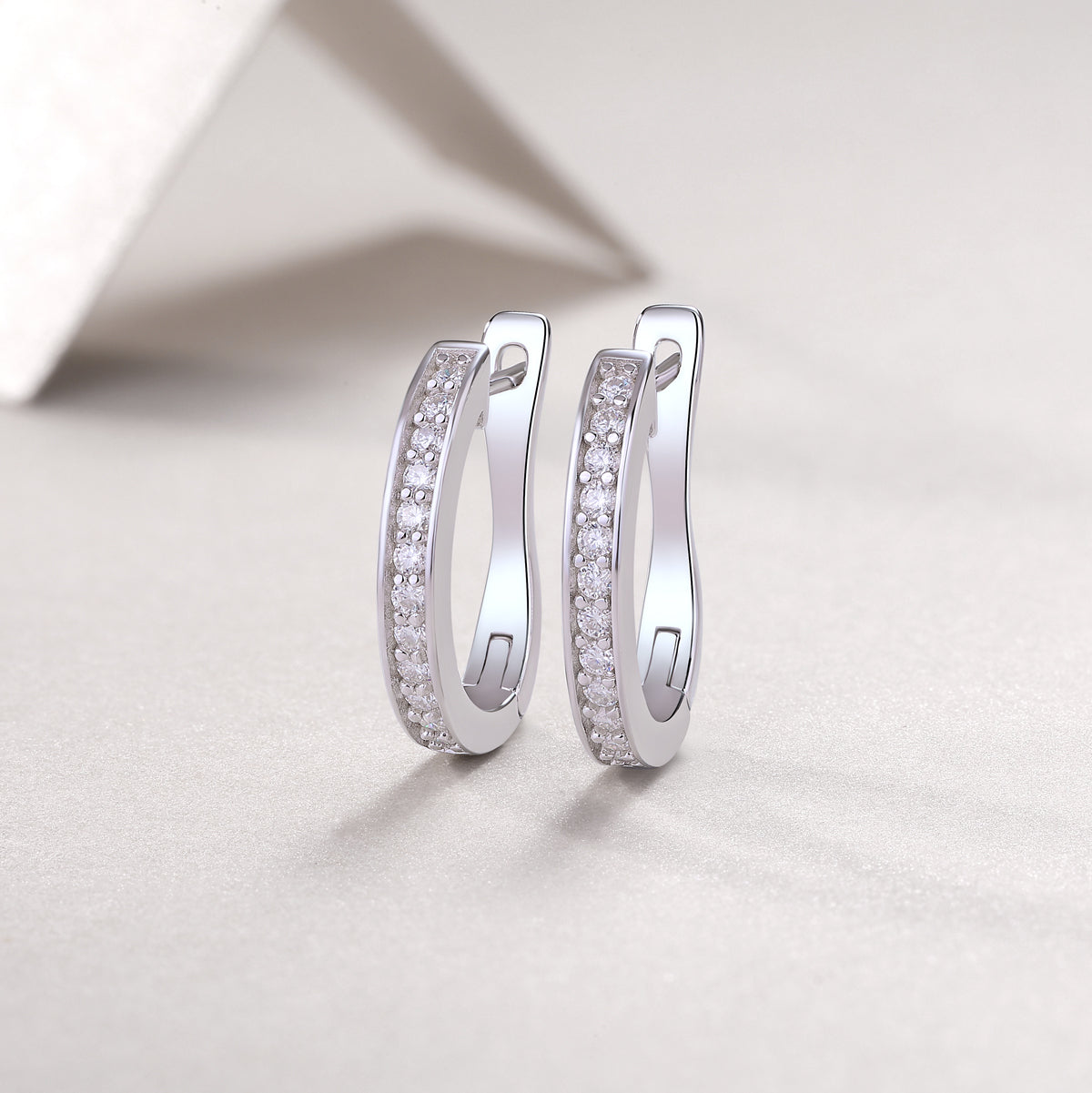 1Morning Dew S925 Sterling Silver Moissanite Stud Earrings Elegant Hoop Design